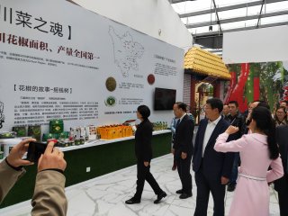 目标 3000 亿元 川菜产业谋做大做强