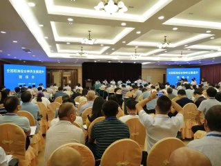 隆昌头脑风暴  商讨稻渔之道