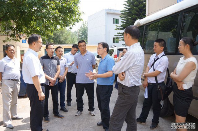 省政协副主席高峰率队对木里县脱贫攻坚开展专项督导