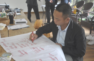 学员曾桥生在做合作社未来发展计划书